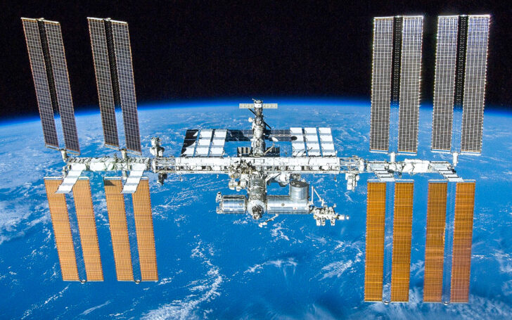 Космонавты распечатают на МКС люк, который не открывался 11 лет