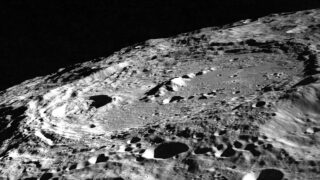 Лунные кратеры. Фото James Stuby