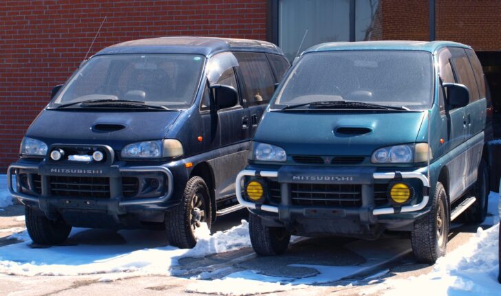 Росстандарт объяснил новый порядок выдачи ПТС на праворульные автомобили в России