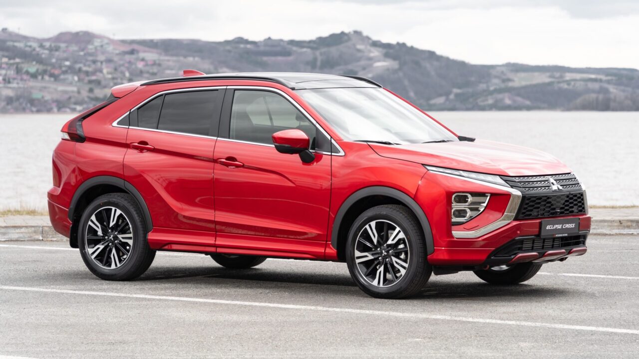 В РФ появились новые Mitsubishi Eclipse Cross по цене от 2,6 млн рублей —  Где и что