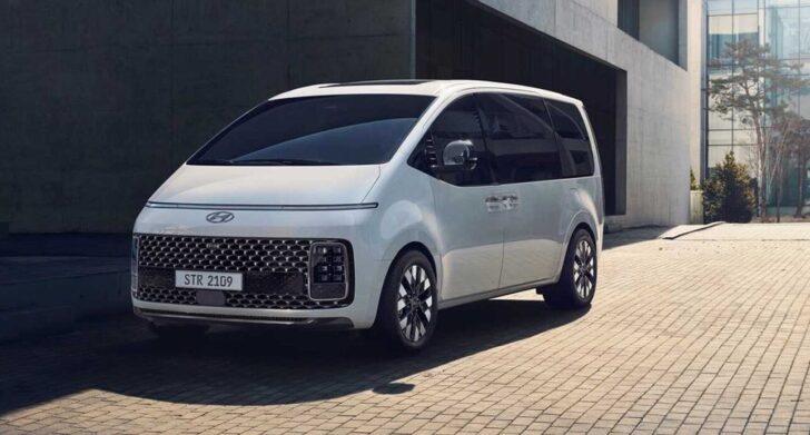 Компания Hyundai представила новый минивэн Hyundai Staria 2022 года