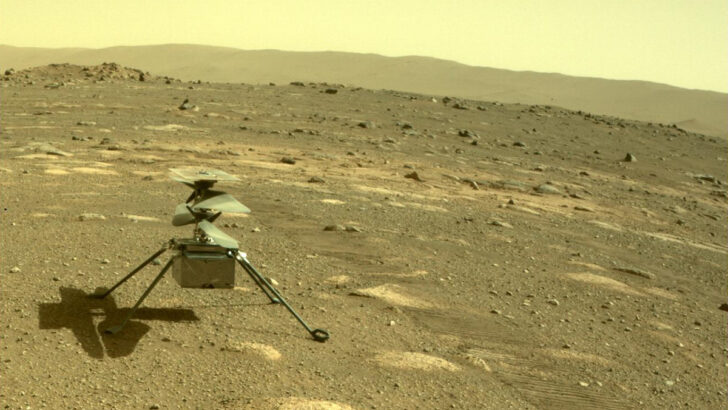 Первый марсианский вертолет Ingenuity агентства NASA приготовился к полету над Марсом