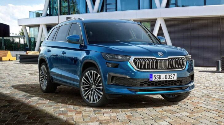 В РФ возобновили продажи кроссоверов Skoda Kodiaq по цене от 2,95 млн рублей В РФ возобновили продажи кроссоверов Skoda Kodiaq по цене от 2,95 млн рублей