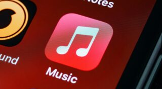Иконка приложения Apple Music. Фото Brett Jordan / Unsplash