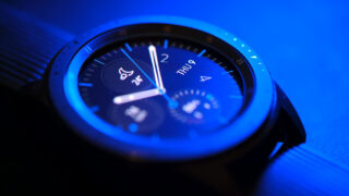 Смарт-часы Samsung. Фото Samer Khodeir / Unsplash