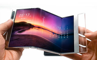 S-образный дисплей. Фото Samsung