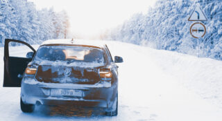 Автомобиль зимой. Фото pxhere.com