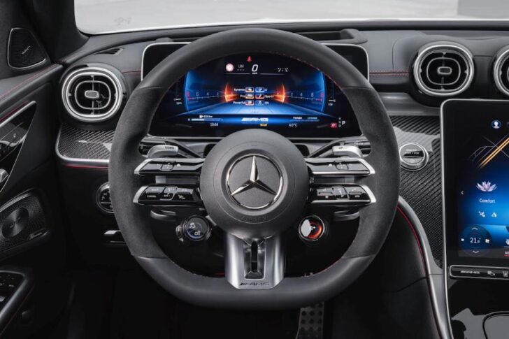 Интерьер Mercedes-AMG C43. Фото Mercedes-Benz