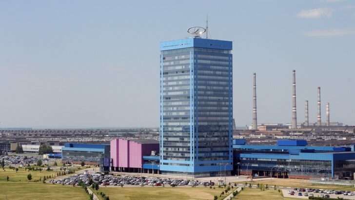 Автоконцерн АВТОВАЗ возобновил работу после трехнедельного корпоративного отпуска