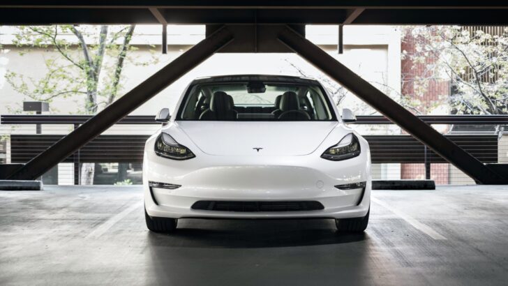 Илон Маск: электромобили Tesla могут стать почти полностью автономными в 2023 году