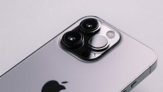 iPhone 13 Pro. Фото Howard Bouchevereau / Unsplash
