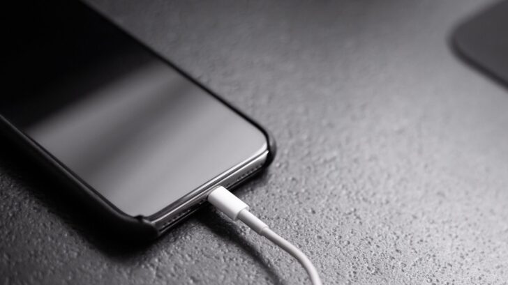 Apple оснастит смартфоны iPhone 14 быстрой 30-Вт зарядкой