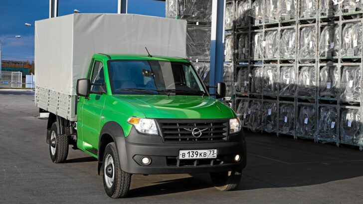УАЗ начал продажи упрощенных фургонов «Профи»