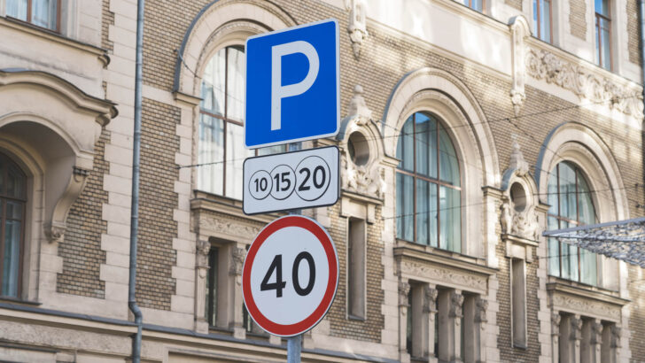 ГИБДД предупредила водителей о штрафе за нарушения правил парковки