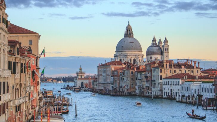 В Венеции ввели новые запреты для туристов
