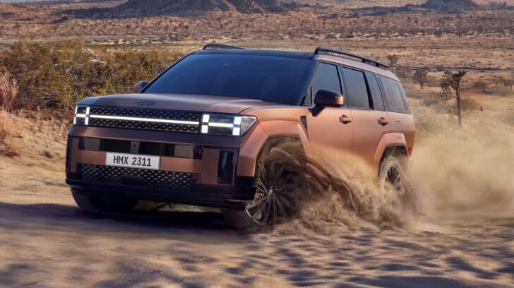 От 3,5 млн рублей: в РФ возобновили продажи кроссоверов Hyundai Santa Fe