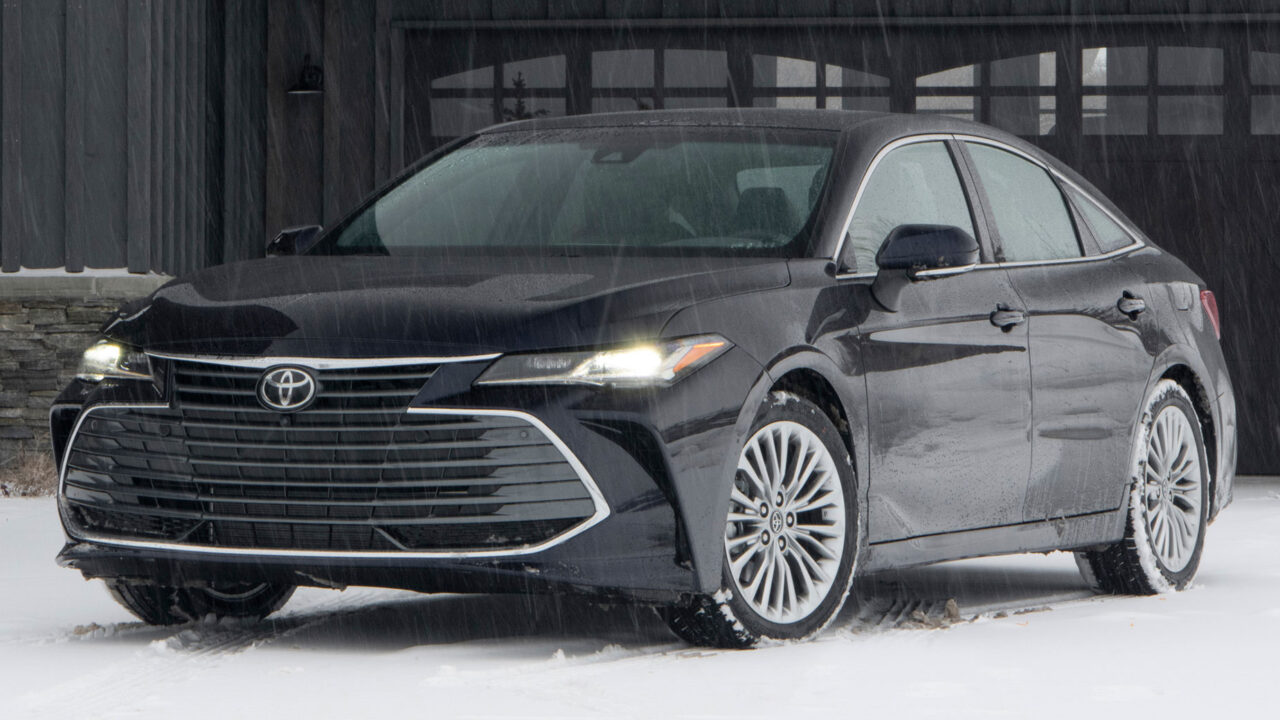 В РФ к зиме резко подешевел седан Toyota Avalon из Китая — Где и что