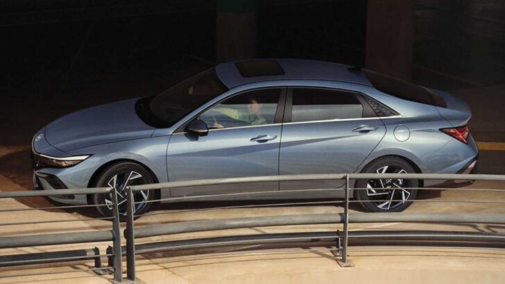 В России продаются новые седаны Hyundai Elantra по цене от 2,5 млн рублей