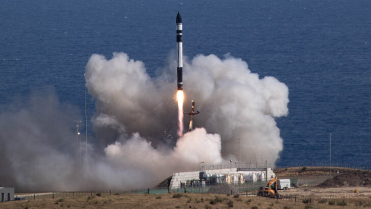 Rocket Lab запустила ракету с космодрома в Новой Зеландии: она вывела на орбиту разработанный в Южной Корее спутник Neonsat-1