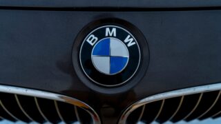 Логотип BMW. Фото Akbar Nemati / Unsplash