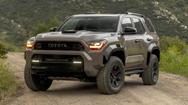 От 6,2 млн рублей. В РФ начались продажи рамных внедорожников Toyota 4Runner