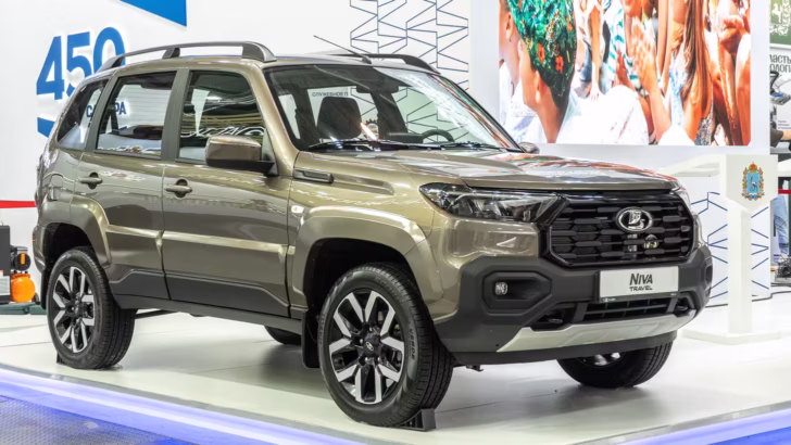 АвтоВАЗ объявил цену и комплектации обновленного внедорожника LADA Niva Travel