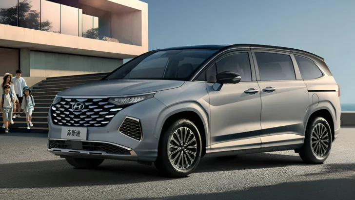 От 3,1 млн рублей. В РФ начались продажи семиместных минивэнов Hyundai Custin