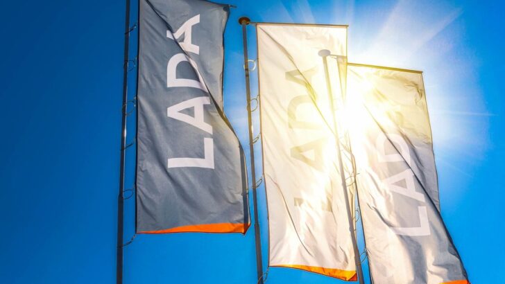 Три версии коммерческой Lada Granta с бортовой платформой получили кондиционер