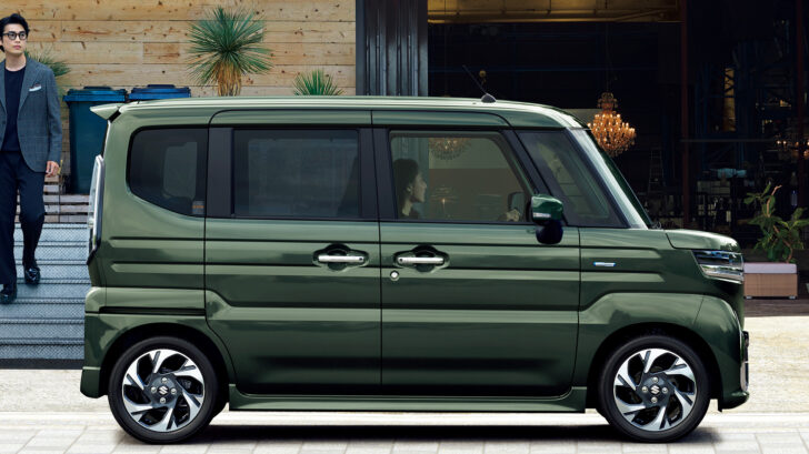 В РФ стал доступен для заказа полноприводный Suzuki Spacia за 690 тысяч рублей